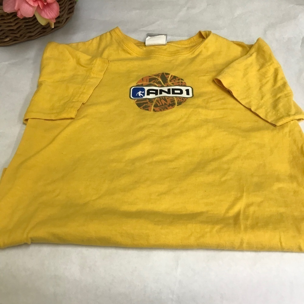 And 1 basketball performance graphic t-shirt yellow small